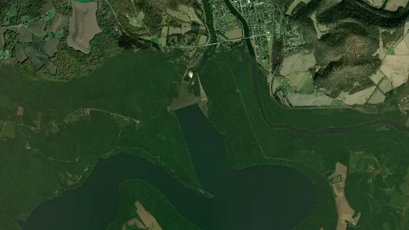 Satellite view of Youghiogheny Lake, PA (Spillway) reservoir, Pennsylvania, United States