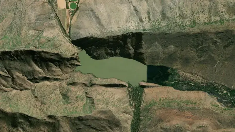 Satellite view of Oukloof Dam reservoir, Western Cape, South Africa